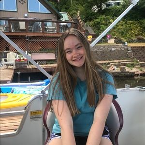 Meet your Posher, Ella